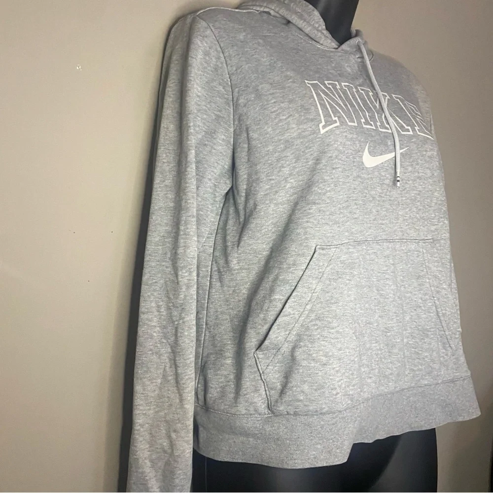 Nike front logo
